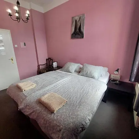 The Villa, Center Guest house *